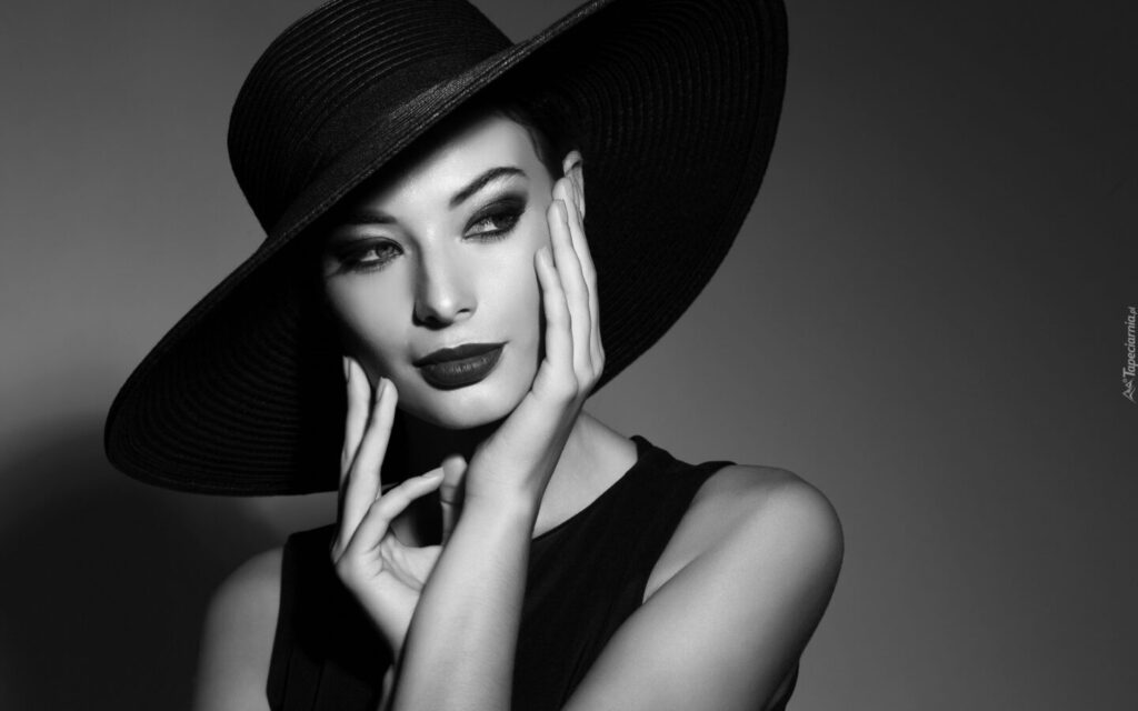 1-sza z 5 rzeczy, które sprawią, że uwiedziesz mężczyznę, kobieta w kapeluszu