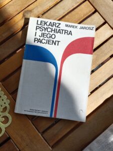 lekarz psychiatra i jego pacjent okładka ksiązki w księgarni opniabiegly.pl