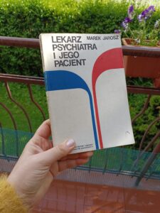 lekarz psychiatra i jego pacjent okładka ksiązki w księgarni opniabiegly.pl