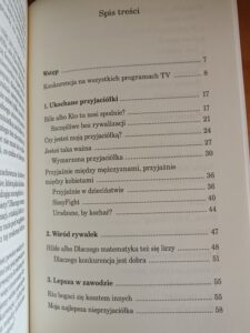 Rywalizacja między przyjaciółkami spis treści książki Samotna wśród przyjaciółek