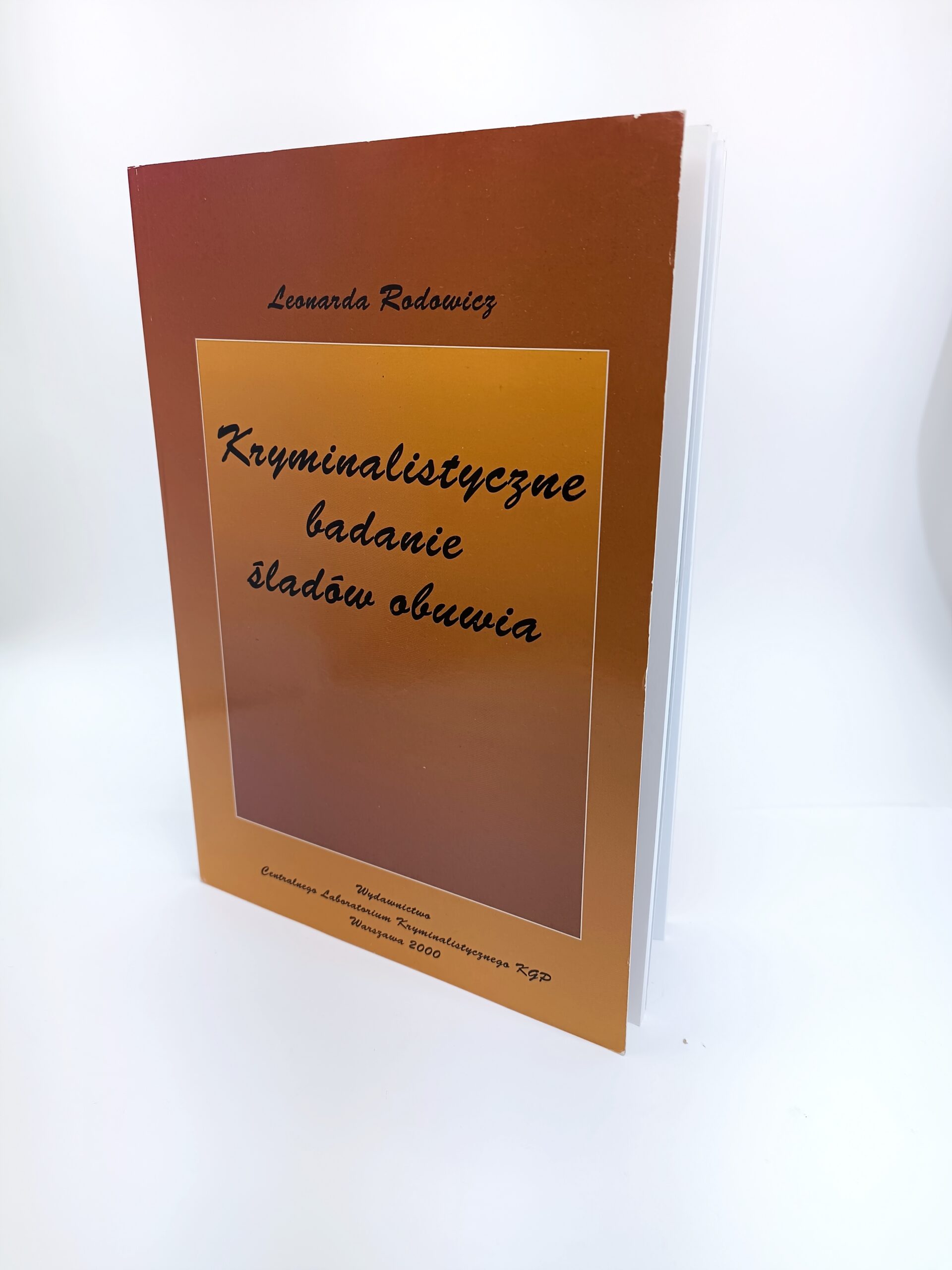 Kryminalistyczne badanie śladów obuwia - obrazek 3