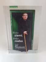 blisko ziemi blisko nieba przód książki w antykwariat Szczecin
